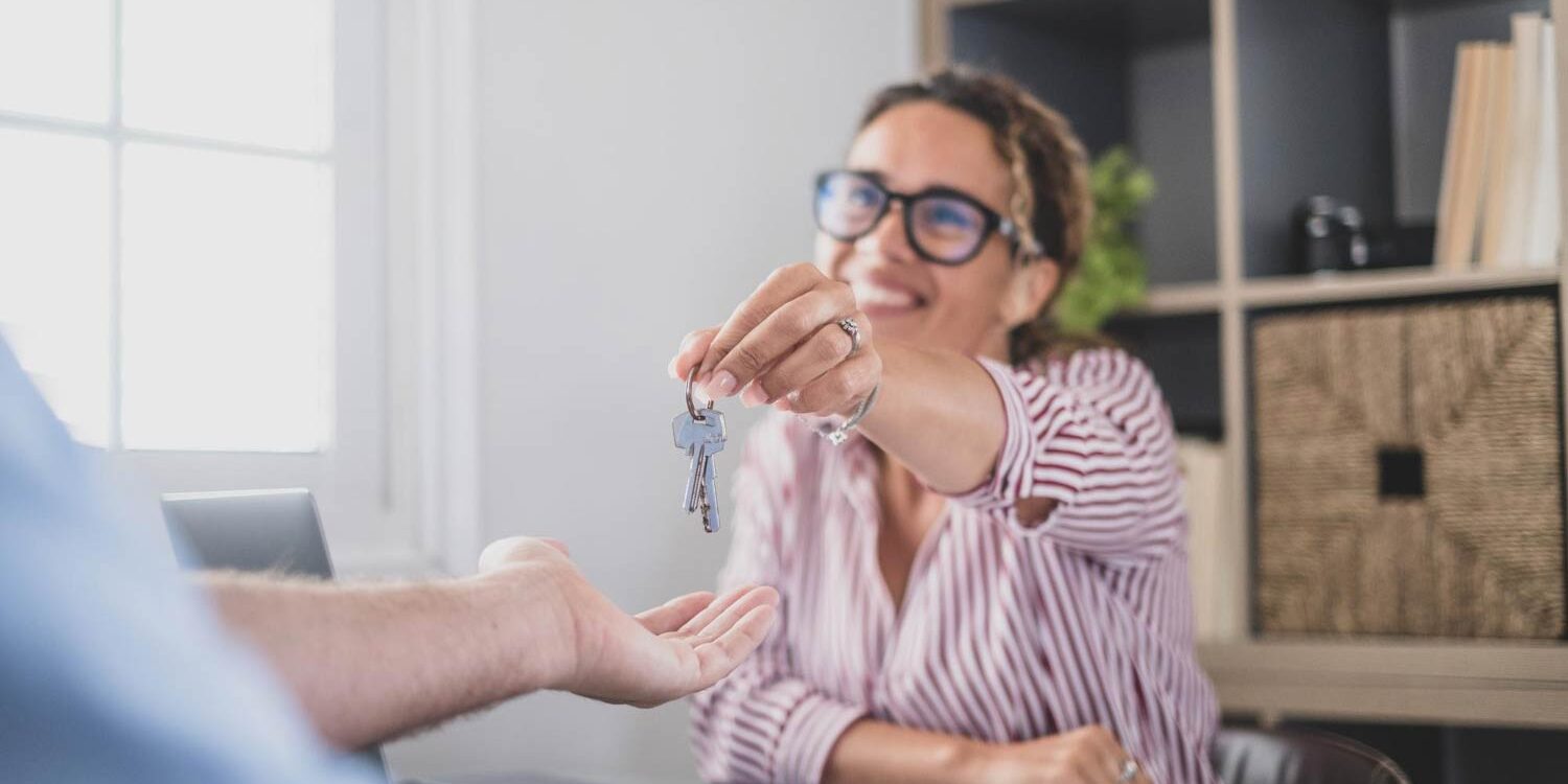 Vender casa a través de inmobiliaria