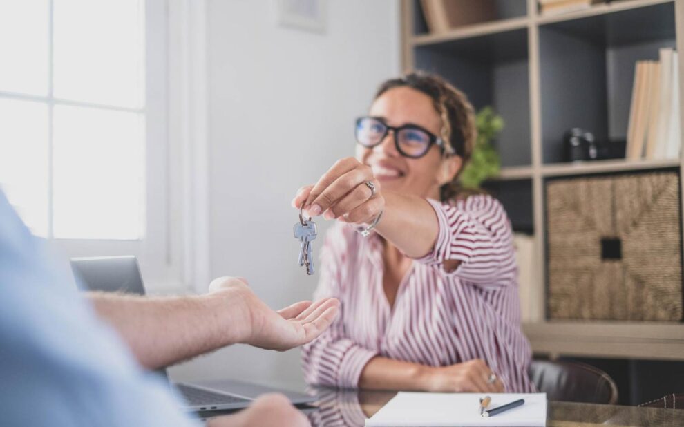 Vender casa a través de inmobiliaria